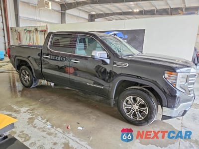 Czwarte zdjęcie samochodu z boku: 2025 GMC SIERRA K1500 SLT VIN:1GTUUDED9SZ233916 - miniatura