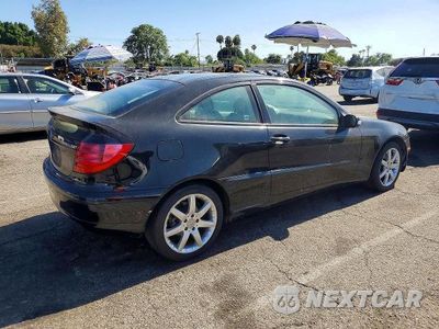 Trzecie zdjęcie samochodu z tyłu: 2004 MERCEDES-BENZ C 230K SPORT COUPE VIN:WDBRN40J84A631358 - miniatura