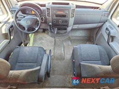Zdjęcie 8 z 13 samochodu: 2012 MERCEDES-BENZ SPRINTER 2500 DELIVERY VAN VIN:WD3PE7CC7C5622286 - miniatura