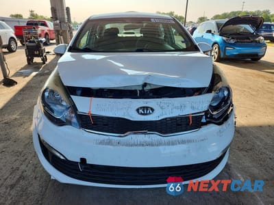 Piąte zdjęcie samochodu w środku: 2016 KIA RIO LX VIN:KNADM4A38G6543123 - miniatura
