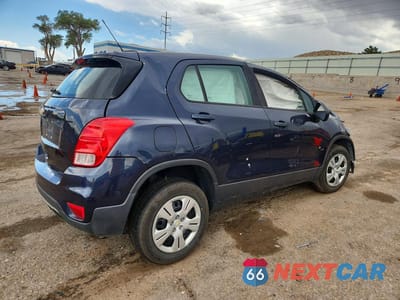 Trzecie zdjęcie samochodu z tyłu: 2018 CHEVROLET TRAX LS VIN:3GNCJKSBXJL290084 - miniatura