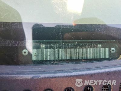 Zdjęcie 13 z 13 samochodu: 2005 CHEVROLET TAHOE K1500 VIN:1GNEK13T55J236213 - miniatura