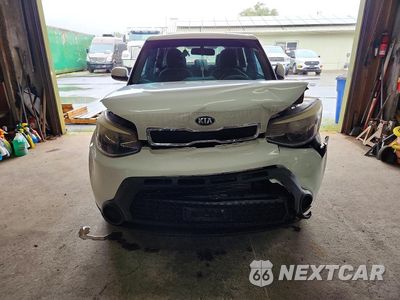 Piąte zdjęcie samochodu w środku: 2015 KIA SOUL BASE VIN:KNDJN2A23F7113233 - miniatura