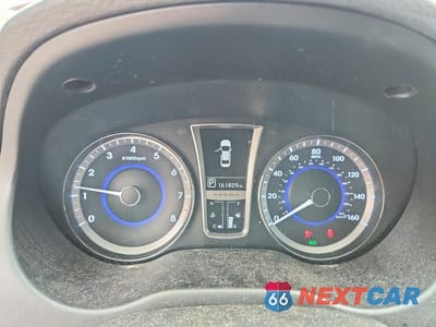 Zdjęcie 9 z 12 samochodu: 2014 HYUNDAI AZERA BASE VIN:KMHFG4JG8EA368299 - miniatura