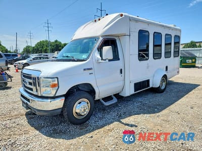 2013 FORD E350 SHUTTLE BUS 1FDWE3FL0DDA25182 - główne zdjęcie licytacji z USA - miniatura
