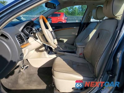 Zdjęcie 7 z 12 samochodu: 2012 LINCOLN MKZ VIN:3LNHL2GC0CR829186 - miniatura