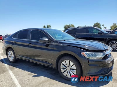 Czwarte zdjęcie samochodu z boku: 2020 VOLKSWAGEN JETTA S VIN:3VWC57BU3LM090766 - miniatura