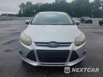 Piąte zdjęcie samochodu w środku: 2013 FORD FOCUS TITANIUM VIN:1FADP3N28DL249682 - miniatura