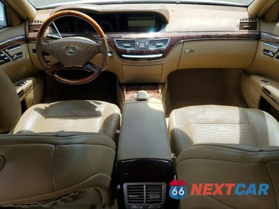 Zdjęcie 8 z 12 samochodu: 2010 MERCEDES-BENZ S 400 VIN:WDDNG9FB3AA302186 - miniatura