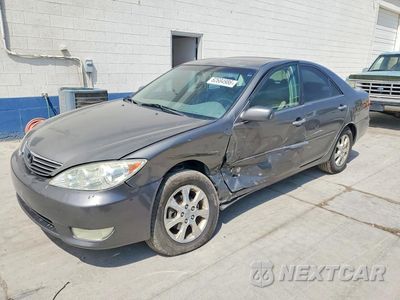 2005 TOYOTA CAMRY XLE 4T1BE30K55U584923 - główne zdjęcie licytacji z USA - miniatura