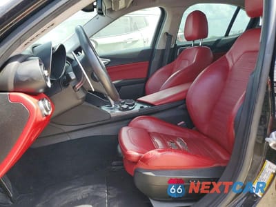 Zdjęcie 7 z 12 samochodu: 2019 ALFA ROMEO GIULIA TI VIN:ZARFAMBN7K7600909 - miniatura