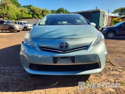 Piąte zdjęcie samochodu w środku: 2013 TOYOTA PRIUS V TWO VIN:JTDZN3EU0D3200807 - miniatura