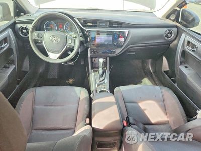 Zdjęcie 8 z 13 samochodu: 2018 TOYOTA COROLLA LE VIN:5YFBURHE9JP755477 - miniatura