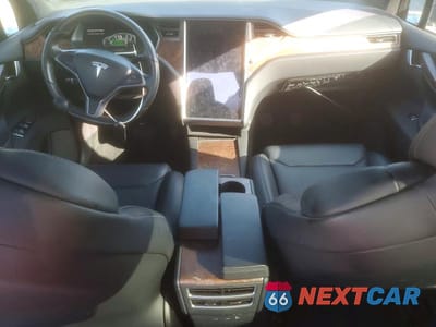 Zdjęcie 8 z 14 samochodu: 2019 TESLA MODEL X VIN:5YJXCAE20KF161376 - miniatura