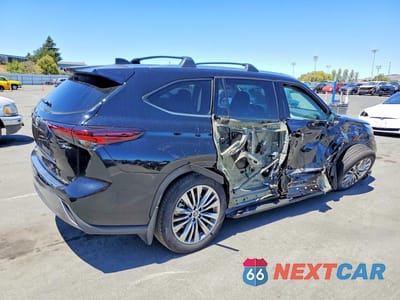 Trzecie zdjęcie samochodu z tyłu: 2025 TOYOTA HIGHLANDER HYBRID PLATINUM VIN:5TDEBRCHXSS649164 - miniatura