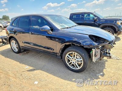 Czwarte zdjęcie samochodu z boku: 2017 PORSCHE CAYENNE S VIN:WP1AB2A22HLA50708 - miniatura