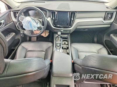 Zdjęcie 8 z 13 samochodu: 2020 VOLVO XC60 T5 MOMENTUM VIN:YV4102DK3L1602205 - miniatura