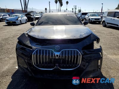 Piąte zdjęcie samochodu w środku: 2025 BMW I7 EDRIVE50 VIN:WBY43EJ08SCU94256 - miniatura