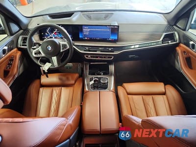 Zdjęcie 8 z 14 samochodu: 2025 BMW X5 XDRIVE40I VIN:5UX23EU06S9Y67696 - miniatura