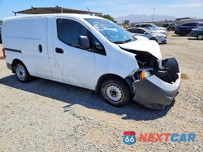 Czwarte zdjęcie samochodu z boku: 2016 NISSAN NV200 DELIVERY VAN VIN:3N6CM0KNXGK701283 - miniatura