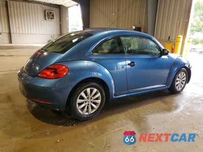 Trzecie zdjęcie samochodu z tyłu: 2016 VOLKSWAGEN BEETLE 1.8T VIN:3VWF17AT3GM606180 - miniatura