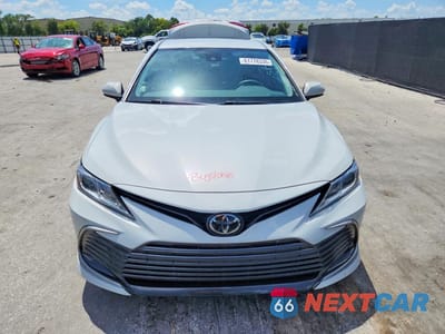 Piąte zdjęcie samochodu w środku: 2024 TOYOTA CAMRY LE VIN:4T1C11AK6RU237075 - miniatura