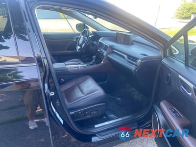 Piąte zdjęcie samochodu w środku: 2016 LEXUS RX 350 VIN:JTJBZMCA7G2001197 - miniatura