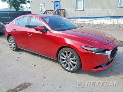 Czwarte zdjęcie samochodu z boku: 2021 MAZDA 3 PREMIUM VIN:3MZBPBDL3MM250417 - miniatura