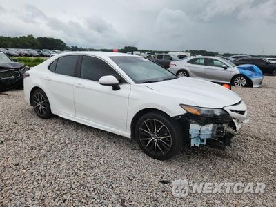 Czwarte zdjęcie samochodu z boku: 2021 TOYOTA CAMRY SE VIN:4T1G11AK3MU425322 - miniatura