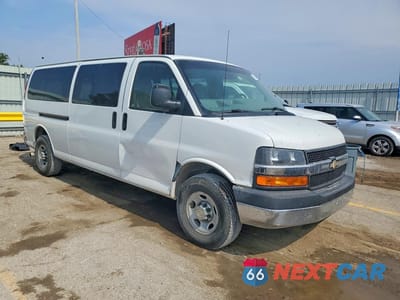 Czwarte zdjęcie samochodu z boku: 2008 CHEVROLET EXPRESS G3500 VIN:1GAHG39K781233151 - miniatura