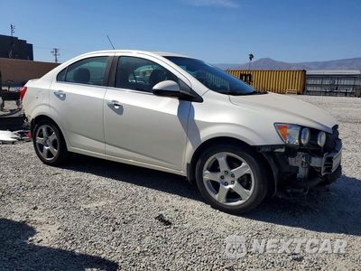 Czwarte zdjęcie samochodu z boku: 2016 CHEVROLET SONIC LTZ VIN:1G1JE5SB8G4174234 - miniatura