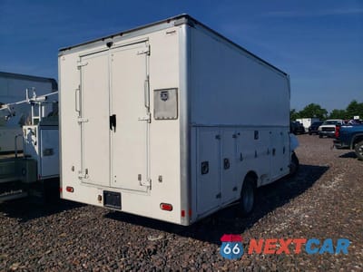 Trzecie zdjęcie samochodu z tyłu: 2020 GMC SAVANA CUTAWAY G4500 VIN:7GZ67UCG1LN000587 - miniatura