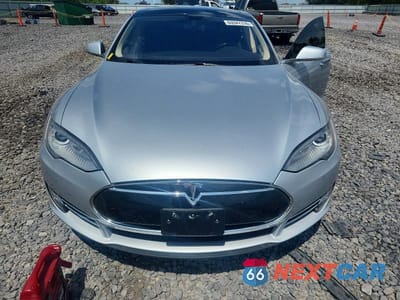 Zdjęcie 11 z 12 samochodu: 2014 TESLA MODEL S VIN:5YJSA1H17EFP49928 - miniatura