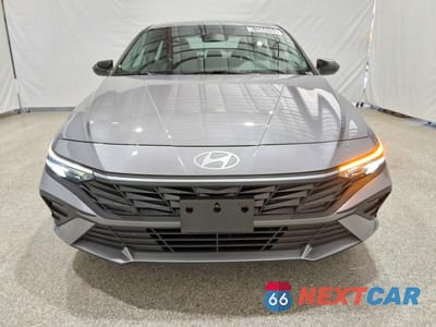 Piąte zdjęcie samochodu w środku: 2026 HYUNDAI ELANTRA SEL SPORT VIN:KMHLM4DG3TU132159 - miniatura