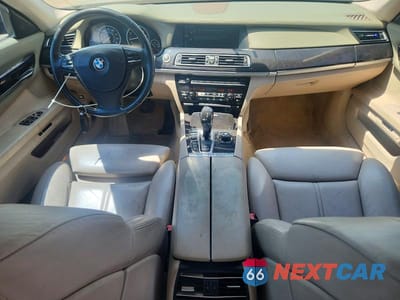 Zdjęcie 8 z 12 samochodu: 2010 BMW 750 I XDRIVE VIN:WBAKC6C54AC393640 - miniatura