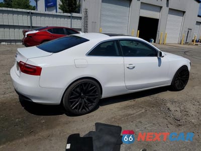 Trzecie zdjęcie samochodu z tyłu: 2010 AUDI A5 PREMIUM VIN:WAUCFAFR4AA053946 - miniatura