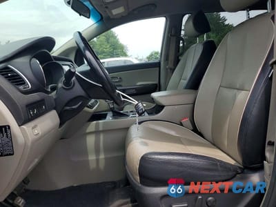 Zdjęcie 7 z 13 samochodu: 2019 KIA SEDONA EX VIN:KNDMB5C1XK6522065 - miniatura