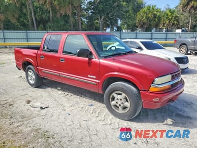Czwarte zdjęcie samochodu z boku: 2004 CHEVROLET S TRUCK S10 VIN:1GCDT13X84K102499 - miniatura