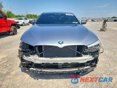 Piąte zdjęcie samochodu w środku: 2018 BMW 530 XI VIN:WBAJA7C5XJWA74543 - miniatura
