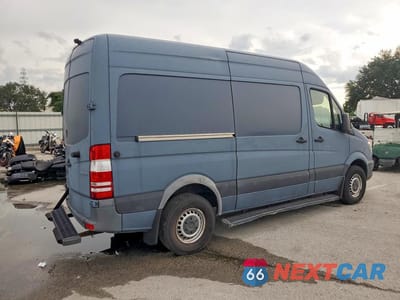 Trzecie zdjęcie samochodu z tyłu: 2018 MERCEDES-BENZ SPRINTER 2500 DELIVERY VAN VIN:WD3PE7CD9JP625815 - miniatura