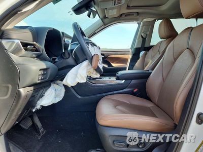Zdjęcie 7 z 13 samochodu: 2025 TOYOTA HIGHLANDER HYBRID LIMITED 25TH EDITION VIN:5TDKBRCH6SS648743 - miniatura