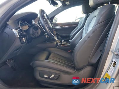 Zdjęcie 7 z 12 samochodu: 2019 BMW 530E VIN:WBAJA9C51KB254768 - miniatura