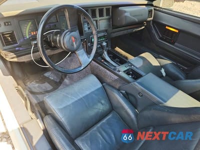 Zdjęcie 8 z 13 samochodu: 1984 CHEVROLET CORVETTE VIN:1G1AY0786E5142395 - miniatura