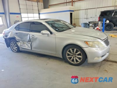 Czwarte zdjęcie samochodu z boku: 2007 LEXUS LS 460 VIN:JTHBL46FX75017709 - miniatura