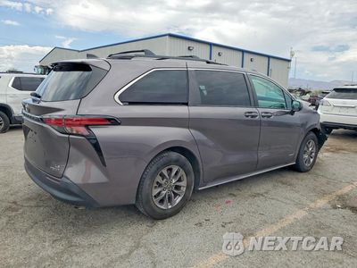 Trzecie zdjęcie samochodu z tyłu: 2021 TOYOTA SIENNA LE VIN:5TDKRKEC6MS015392 - miniatura