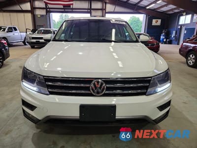 Piąte zdjęcie samochodu w środku: 2019 VOLKSWAGEN TIGUAN SE VIN:3VV2B7AX0KM191184 - miniatura