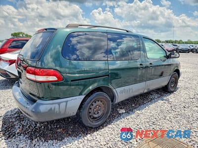 Trzecie zdjęcie samochodu z tyłu: 2002 TOYOTA SIENNA LE VIN:4T3ZF13C02U472621 - miniatura
