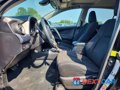 Zdjęcie 7 z 13 samochodu: 2018 TOYOTA RAV4 XLE VIN:2T3RFREV6JW803195 - miniatura