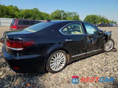 Trzecie zdjęcie samochodu z tyłu: 2017 LEXUS LS 460 VIN:JTHCL5EF3H5028905 - miniatura