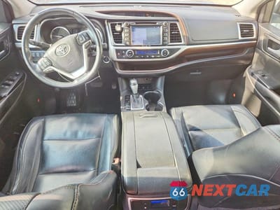 Zdjęcie 8 z 13 samochodu: 2016 TOYOTA HIGHLANDER LIMITED VIN:5TDDKRFH1GS260914 - miniatura